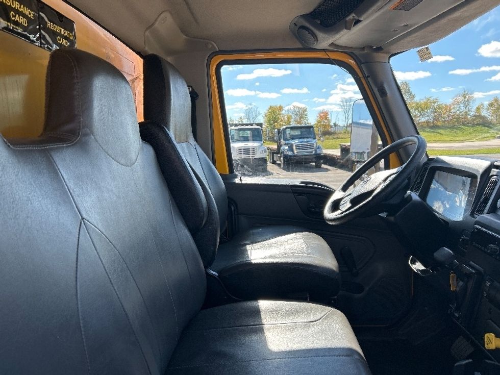 Medium Duty Box Truck-Light and Medium Duty Trucks-International-2021-MV607-Middlefield-OH-253,883\n\t\tmiles-$ 34,000 - Image 22