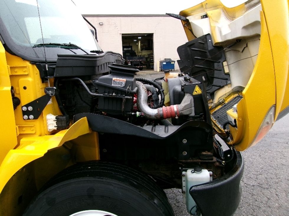 Medium Duty Box Truck-Light and Medium Duty Trucks-International-2021-MV607-Middlefield-OH-253,883\n\t\tmiles-$ 34,000 - Image 23