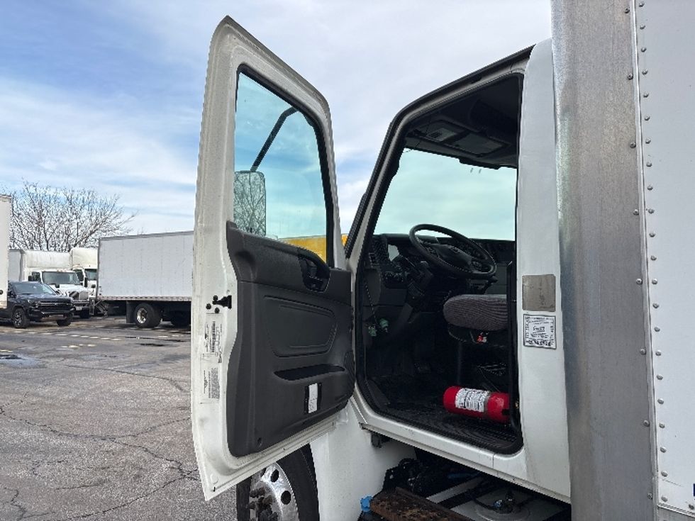 Medium Duty Box Truck-Light and Medium Duty Trucks-International-2021-MV607-Middlefield-OH-273,041\n\t\tmiles-$ 36,750 - Image 16