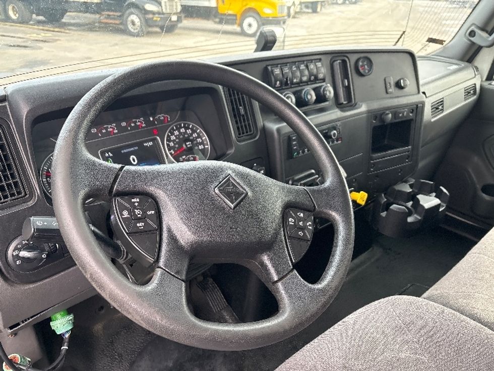 Medium Duty Box Truck-Light and Medium Duty Trucks-International-2021-MV607-Middlefield-OH-273,041\n\t\tmiles-$ 36,750 - Image 17