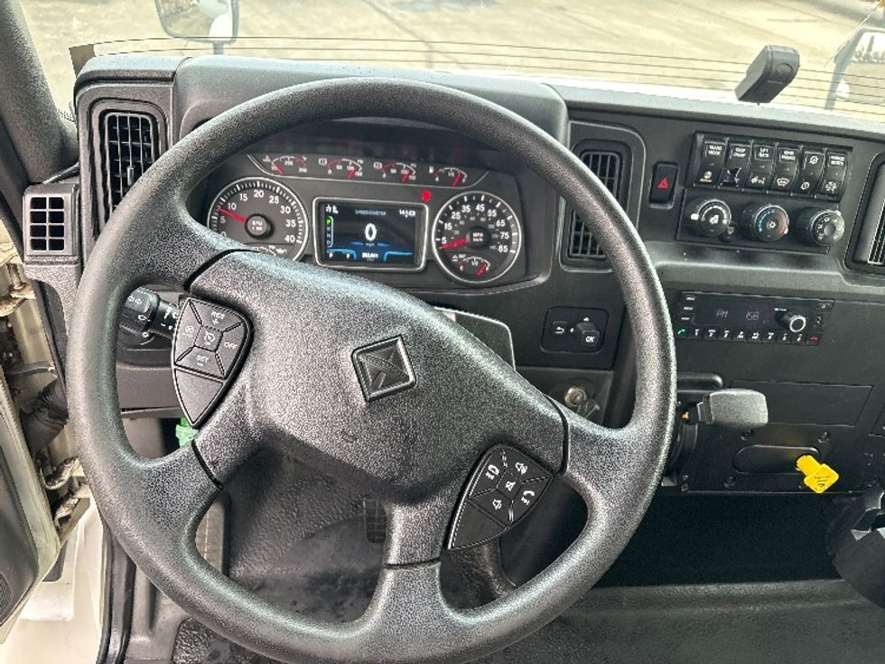 Medium Duty Box Truck-Light and Medium Duty Trucks-International-2021-MV607-Middlefield-OH-273,041\n\t\tmiles-$ 36,750 - Image 18