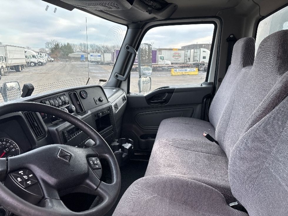 Medium Duty Box Truck-Light and Medium Duty Trucks-International-2021-MV607-Middlefield-OH-273,041\n\t\tmiles-$ 36,750 - Image 19