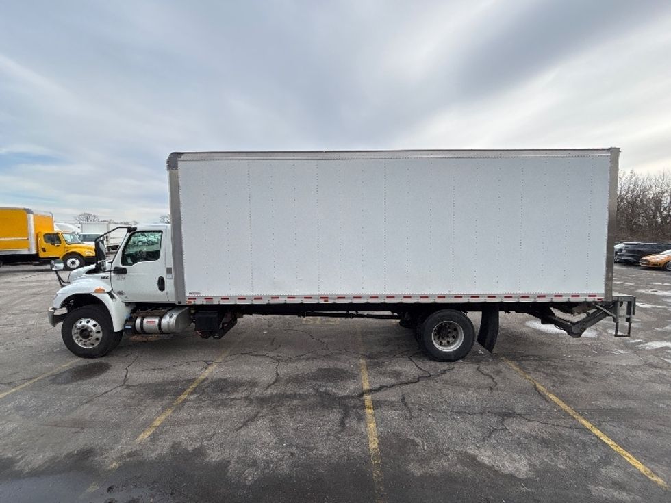Medium Duty Box Truck-Light and Medium Duty Trucks-International-2021-MV607-Middlefield-OH-273,041\n\t\tmiles-$ 36,750 - Image 4