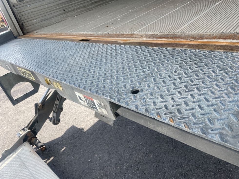 Medium Duty Box Truck-Light and Medium Duty Trucks-International-2021-MV607-Middlefield-OH-340,394\n\t\tmiles-$ 24,500 - Image 10