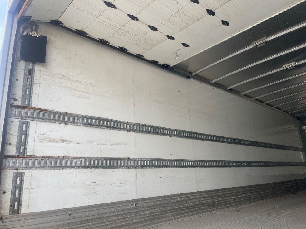 Medium Duty Box Truck-Light and Medium Duty Trucks-International-2021-MV607-Middlefield-OH-340,394\n\t\tmiles-$ 24,500 - Image 11