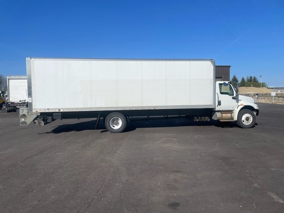 Medium Duty Box Truck-Light and Medium Duty Trucks-International-2021-MV607-Middlefield-OH-340,394\n\t\tmiles-$ 24,500 - Image 15
