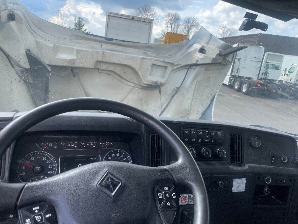 Medium Duty Box Truck-Light and Medium Duty Trucks-International-2021-MV607-Middlefield-OH-340,394\n\t\tmiles-$ 24,500 - Image 18