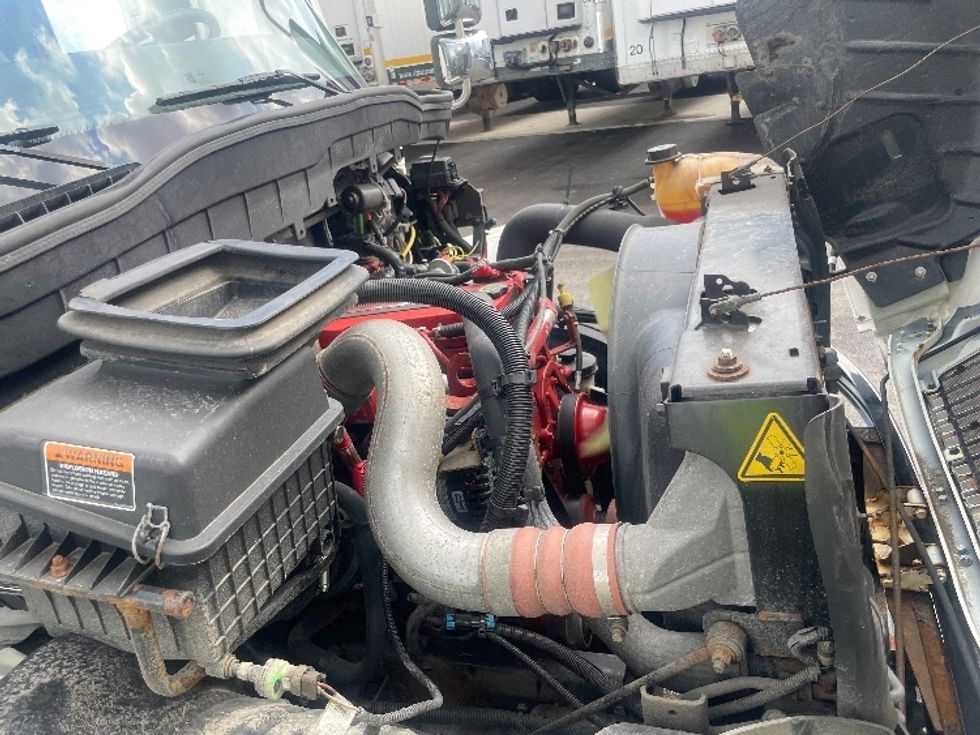 Medium Duty Box Truck-Light and Medium Duty Trucks-International-2021-MV607-Middlefield-OH-340,394\n\t\tmiles-$ 24,500 - Image 23