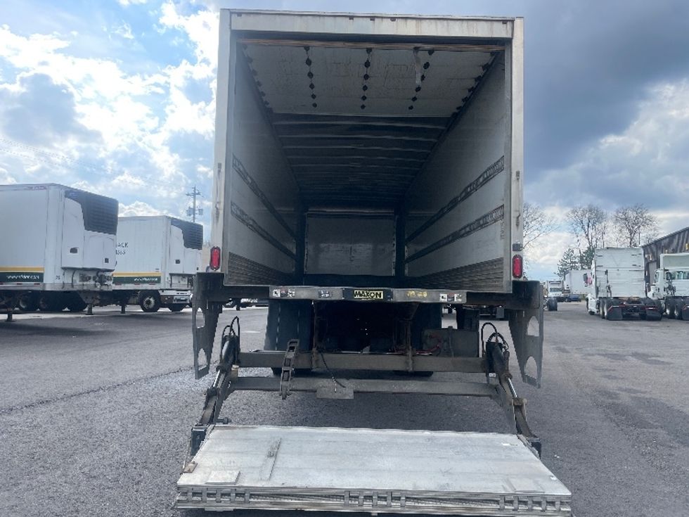Medium Duty Box Truck-Light and Medium Duty Trucks-International-2021-MV607-Middlefield-OH-340,394\n\t\tmiles-$ 24,500 - Image 8