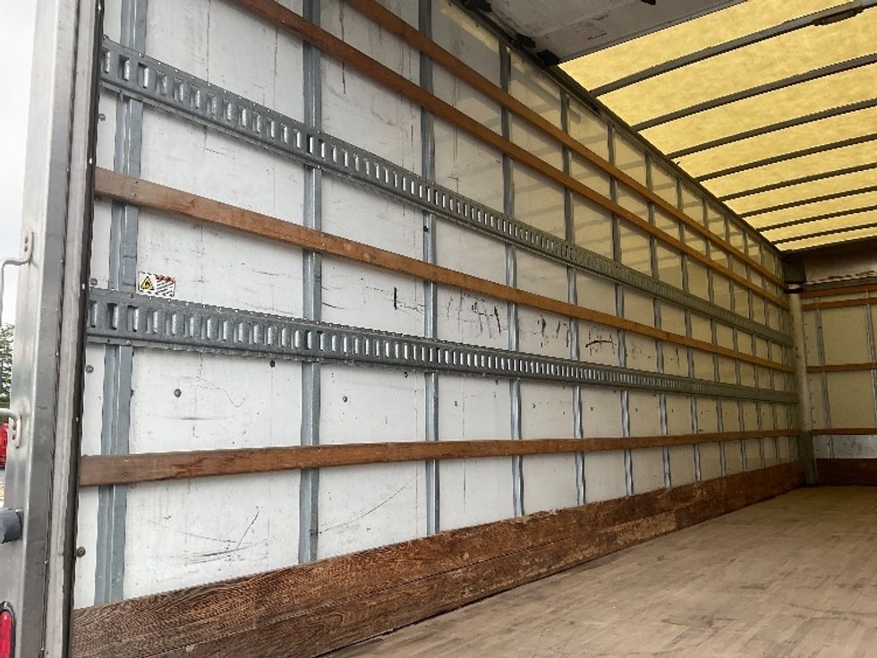 Medium Duty Box Truck-Light and Medium Duty Trucks-International-2021-MV607-Millville-NJ-200,402\n\t\tmiles-$ 46,500 - Image 11