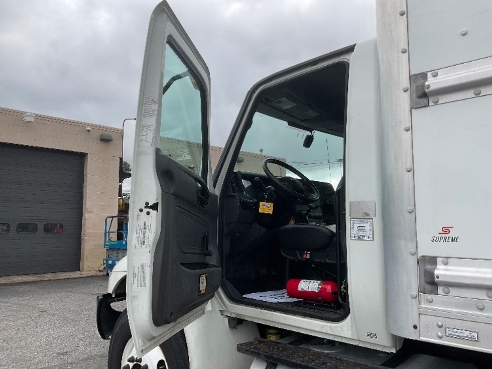 Medium Duty Box Truck-Light and Medium Duty Trucks-International-2021-MV607-Millville-NJ-200,402\n\t\tmiles-$ 46,500 - Image 16