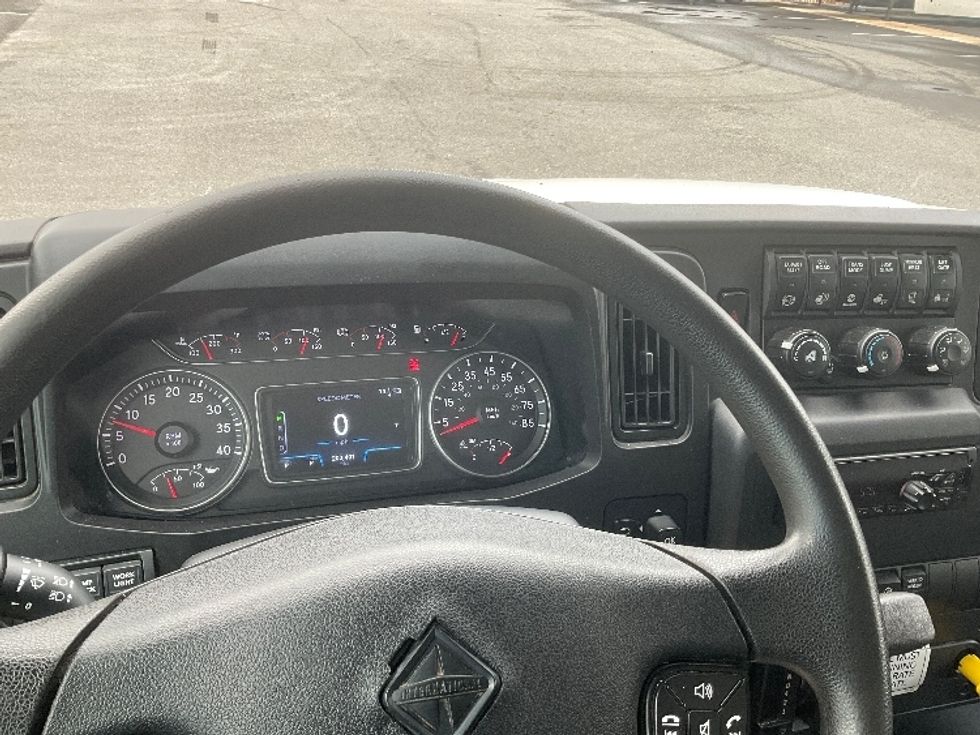 Medium Duty Box Truck-Light and Medium Duty Trucks-International-2021-MV607-Millville-NJ-200,402\n\t\tmiles-$ 46,500 - Image 18
