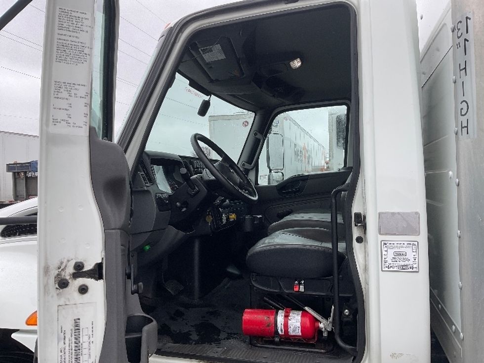 Medium Duty Box Truck-Light and Medium Duty Trucks-International-2021-MV607-Milwaukee-WI-123,623\n\t\tmiles-$ 64,000 - Image 16