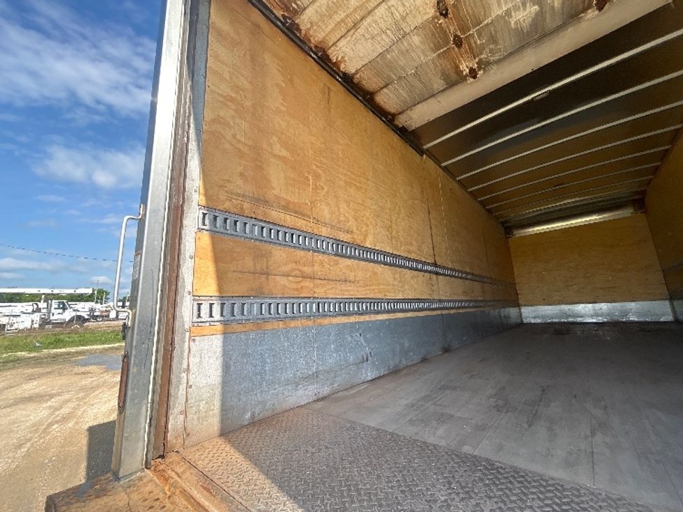 Medium Duty Box Truck-Light and Medium Duty Trucks-International-2021-MV607-Milwaukee-WI-146,235\n\t\tmiles-$ 51,500 - Image 11