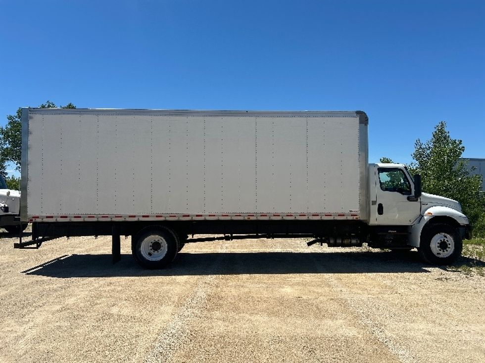 Medium Duty Box Truck-Light and Medium Duty Trucks-International-2021-MV607-Milwaukee-WI-146,235\n\t\tmiles-$ 51,500 - Image 15