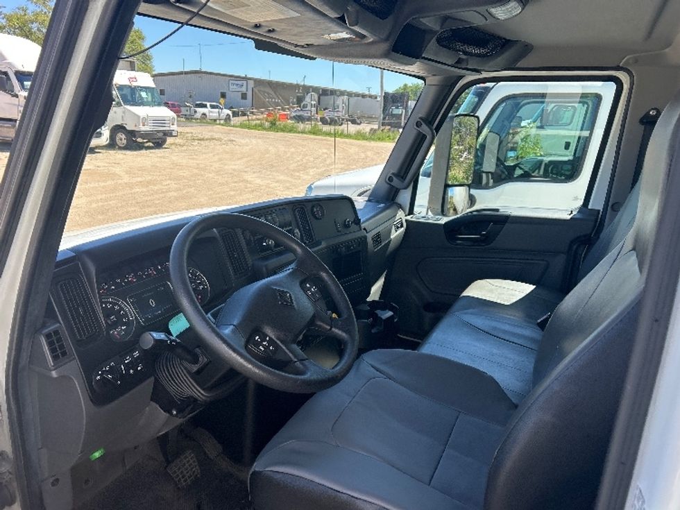 Medium Duty Box Truck-Light and Medium Duty Trucks-International-2021-MV607-Milwaukee-WI-146,235\n\t\tmiles-$ 51,500 - Image 17