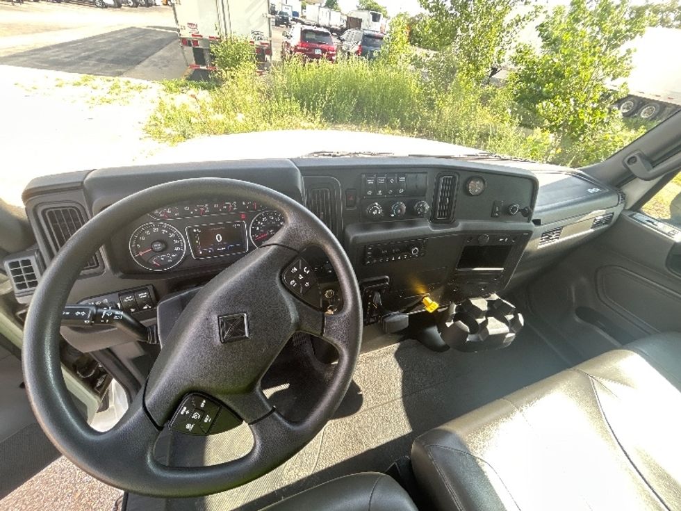 Medium Duty Box Truck-Light and Medium Duty Trucks-International-2021-MV607-Milwaukee-WI-146,235\n\t\tmiles-$ 51,500 - Image 18