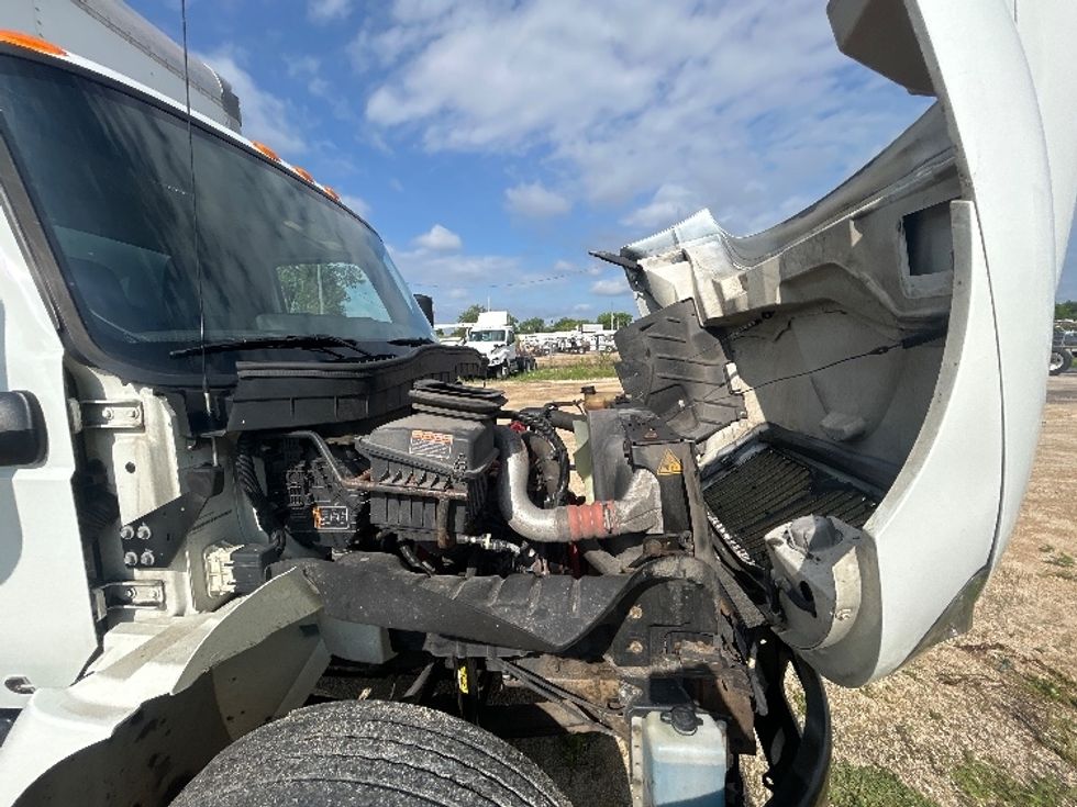 Medium Duty Box Truck-Light and Medium Duty Trucks-International-2021-MV607-Milwaukee-WI-146,235\n\t\tmiles-$ 51,500 - Image 23