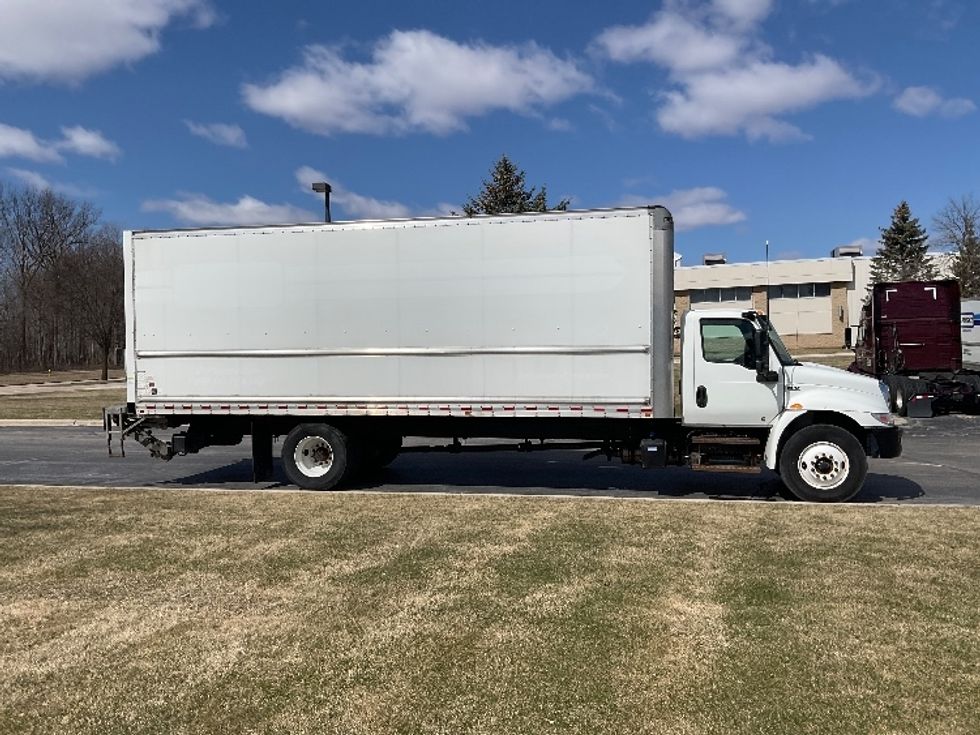 Medium Duty Box Truck-Light and Medium Duty Trucks-International-2021-MV607-Milwaukee-WI-156,072\n\t\tmiles-$ 58,750 - Image 15