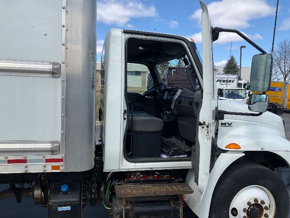 Medium Duty Box Truck-Light and Medium Duty Trucks-International-2021-MV607-Milwaukee-WI-156,072\n\t\tmiles-$ 58,750 - Image 20