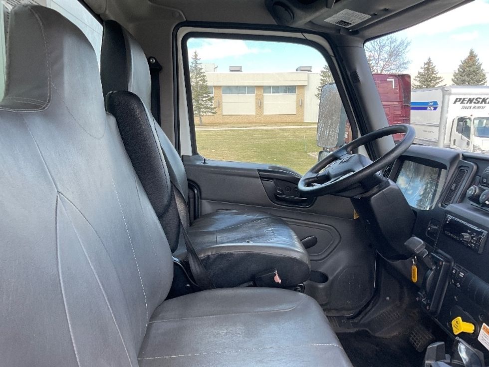 Medium Duty Box Truck-Light and Medium Duty Trucks-International-2021-MV607-Milwaukee-WI-156,072\n\t\tmiles-$ 58,750 - Image 22
