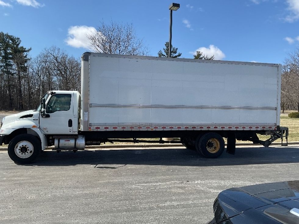 Medium Duty Box Truck-Light and Medium Duty Trucks-International-2021-MV607-Milwaukee-WI-156,072\n\t\tmiles-$ 58,750 - Image 4