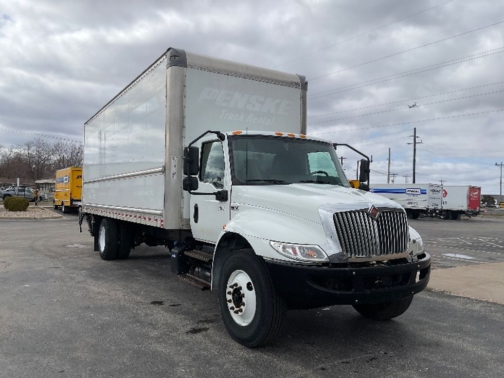 Medium Duty Box Truck-Light and Medium Duty Trucks-International-2021-MV607-Milwaukee-WI-157,290\n\t\tmiles-$ 58,500 - Image 1