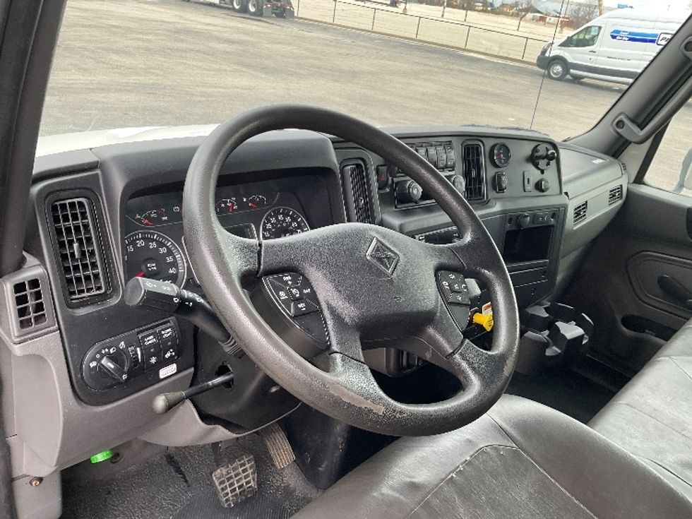 Medium Duty Box Truck-Light and Medium Duty Trucks-International-2021-MV607-Milwaukee-WI-157,290\n\t\tmiles-$ 58,500 - Image 17