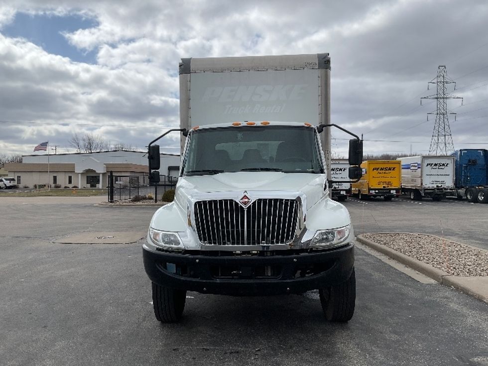 Medium Duty Box Truck-Light and Medium Duty Trucks-International-2021-MV607-Milwaukee-WI-157,290\n\t\tmiles-$ 58,500 - Image 2