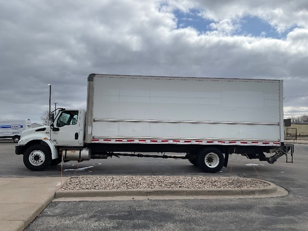 Medium Duty Box Truck-Light and Medium Duty Trucks-International-2021-MV607-Milwaukee-WI-157,290\n\t\tmiles-$ 58,500 - Image 4