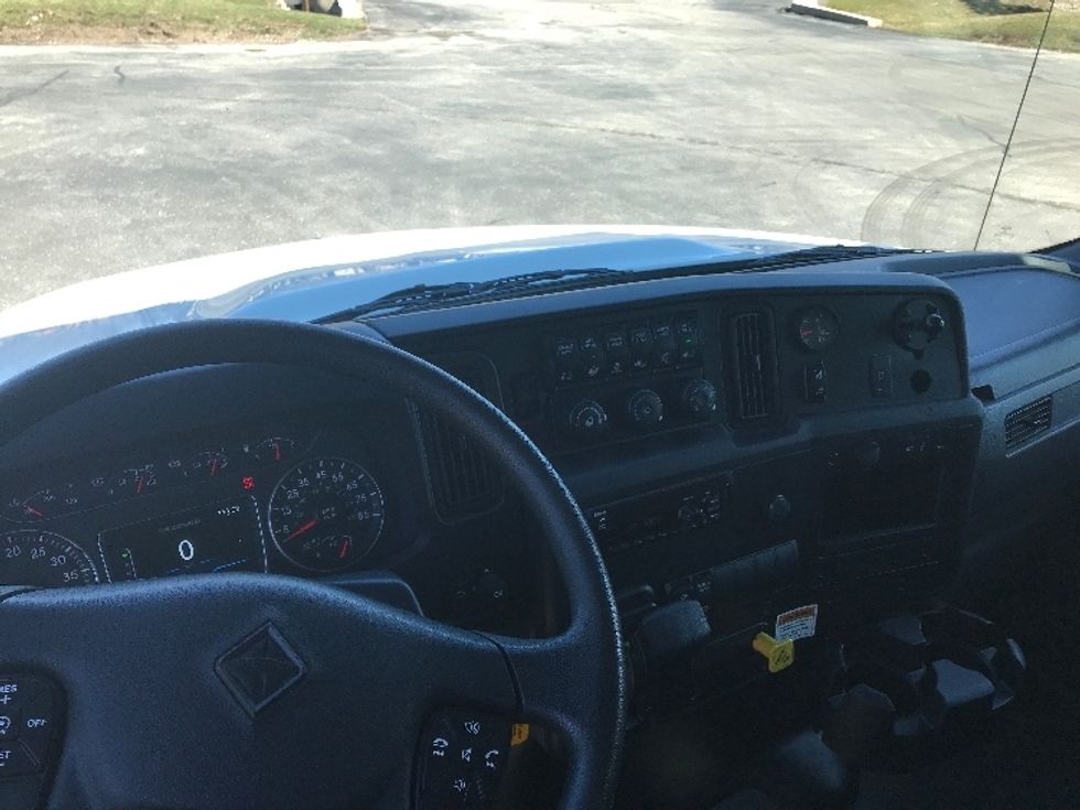 Medium Duty Box Truck-Light and Medium Duty Trucks-International-2021-MV607-Milwaukee-WI-184,213\n\t\tmiles-$ 57,000 - Image 17