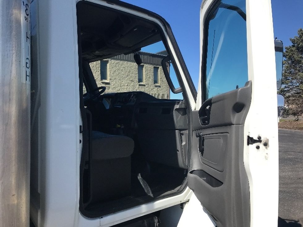 Medium Duty Box Truck-Light and Medium Duty Trucks-International-2021-MV607-Milwaukee-WI-184,213\n\t\tmiles-$ 57,000 - Image 20