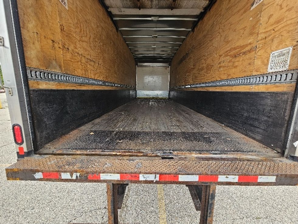 Medium Duty Box Truck-Light and Medium Duty Trucks-International-2021-MV607-Milwaukee-WI-185,566\n\t\tmiles-$ 58,000 - Image 10