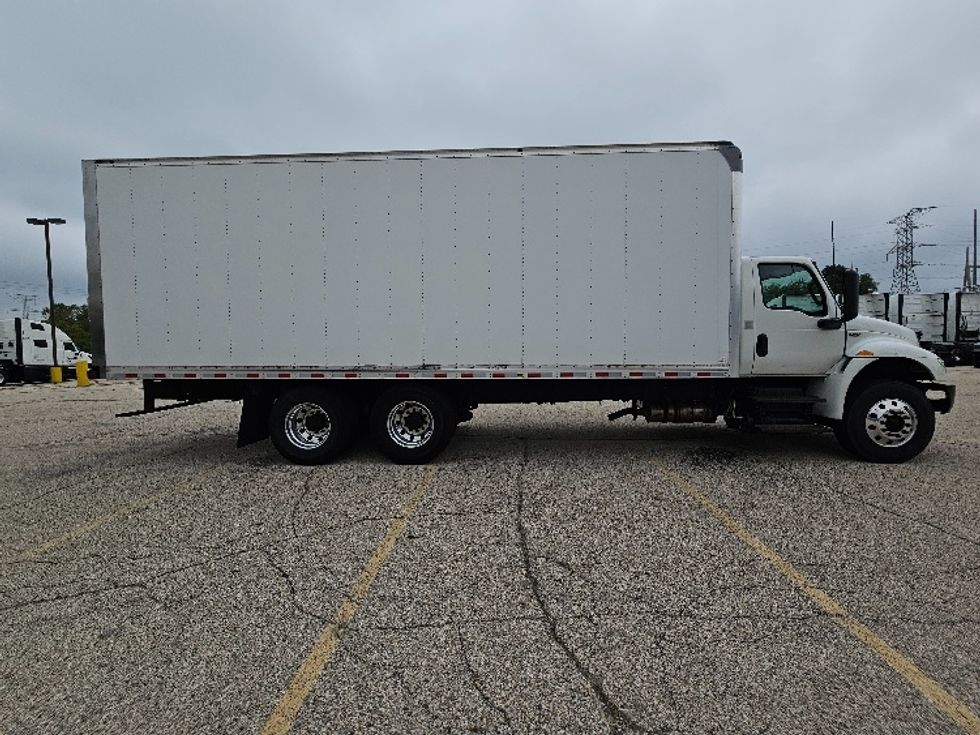 Medium Duty Box Truck-Light and Medium Duty Trucks-International-2021-MV607-Milwaukee-WI-185,566\n\t\tmiles-$ 58,000 - Image 15