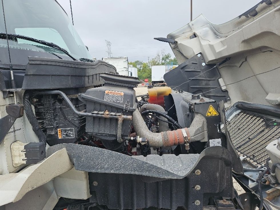 Medium Duty Box Truck-Light and Medium Duty Trucks-International-2021-MV607-Milwaukee-WI-185,566\n\t\tmiles-$ 58,000 - Image 23