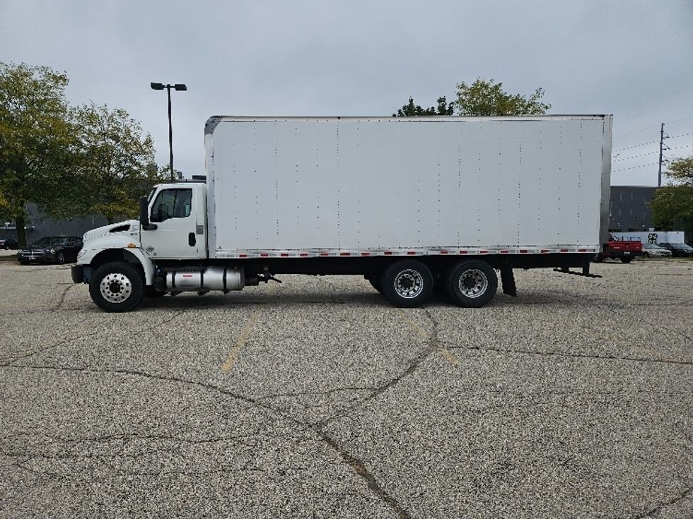 Medium Duty Box Truck-Light and Medium Duty Trucks-International-2021-MV607-Milwaukee-WI-185,566\n\t\tmiles-$ 58,000 - Image 4