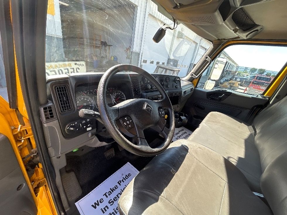 Medium Duty Box Truck-Light and Medium Duty Trucks-International-2021-MV607-Milwaukee-WI-185,599\n\t\tmiles-$ 35,250 - Image 16