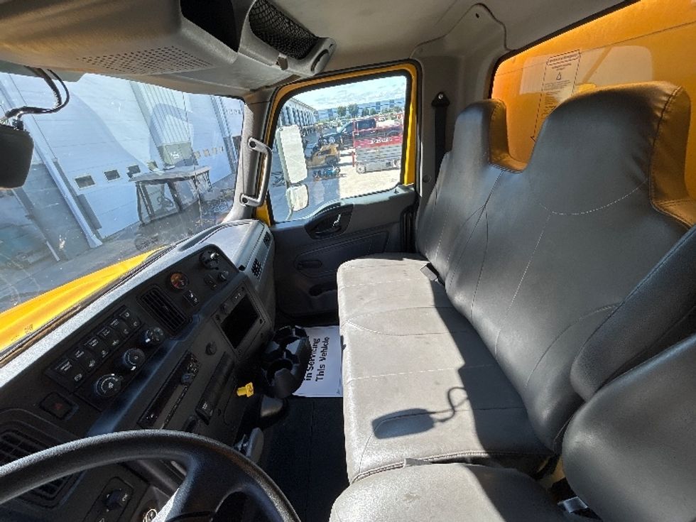 Medium Duty Box Truck-Light and Medium Duty Trucks-International-2021-MV607-Milwaukee-WI-185,599\n\t\tmiles-$ 35,250 - Image 18