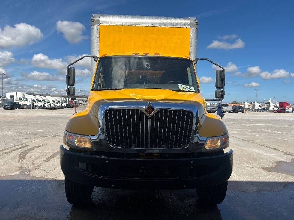 Medium Duty Box Truck-Light and Medium Duty Trucks-International-2021-MV607-Milwaukee-WI-185,599\n\t\tmiles-$ 35,250 - Image 2