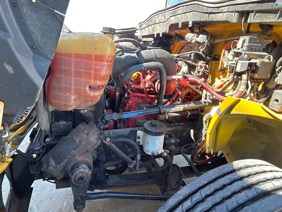 Medium Duty Box Truck-Light and Medium Duty Trucks-International-2021-MV607-Milwaukee-WI-185,599\n\t\tmiles-$ 35,250 - Image 23