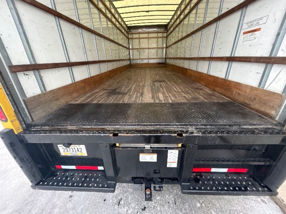 Medium Duty Box Truck-Light and Medium Duty Trucks-International-2021-MV607-Milwaukee-WI-206,681\n\t\tmiles-$ 40,250 - Image 10