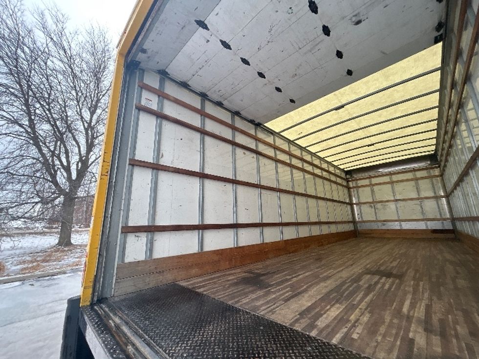Medium Duty Box Truck-Light and Medium Duty Trucks-International-2021-MV607-Milwaukee-WI-206,681\n\t\tmiles-$ 40,250 - Image 11