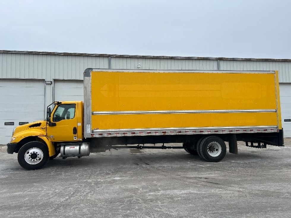 Medium Duty Box Truck-Light and Medium Duty Trucks-International-2021-MV607-Milwaukee-WI-206,681\n\t\tmiles-$ 40,250 - Image 15
