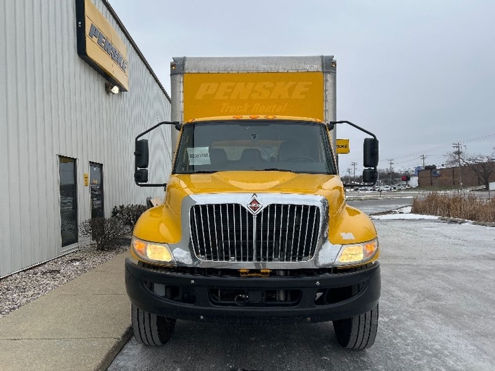 Medium Duty Box Truck-Light and Medium Duty Trucks-International-2021-MV607-Milwaukee-WI-206,681\n\t\tmiles-$ 40,250 - Image 2