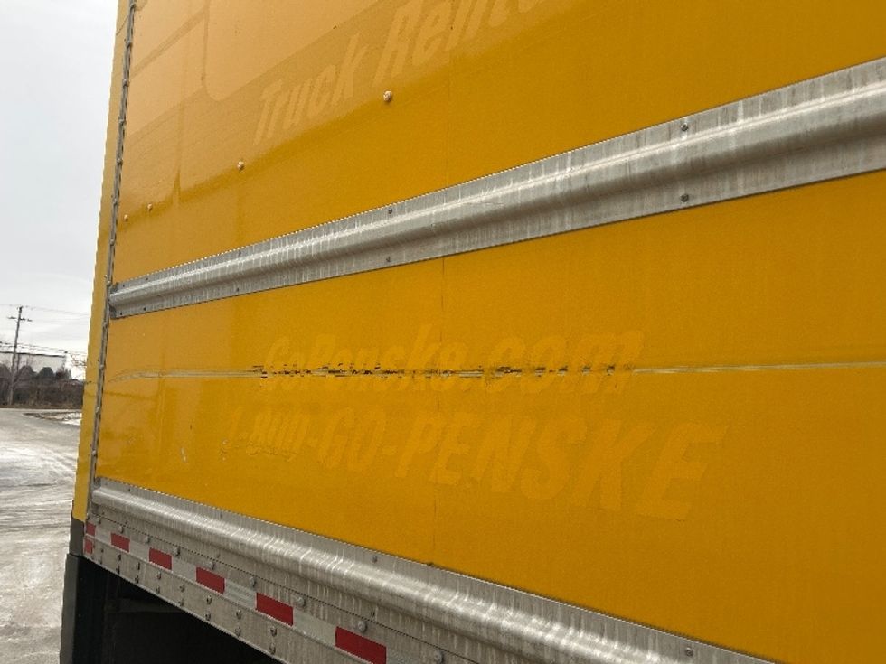 Medium Duty Box Truck-Light and Medium Duty Trucks-International-2021-MV607-Milwaukee-WI-206,681\n\t\tmiles-$ 40,250 - Image 26