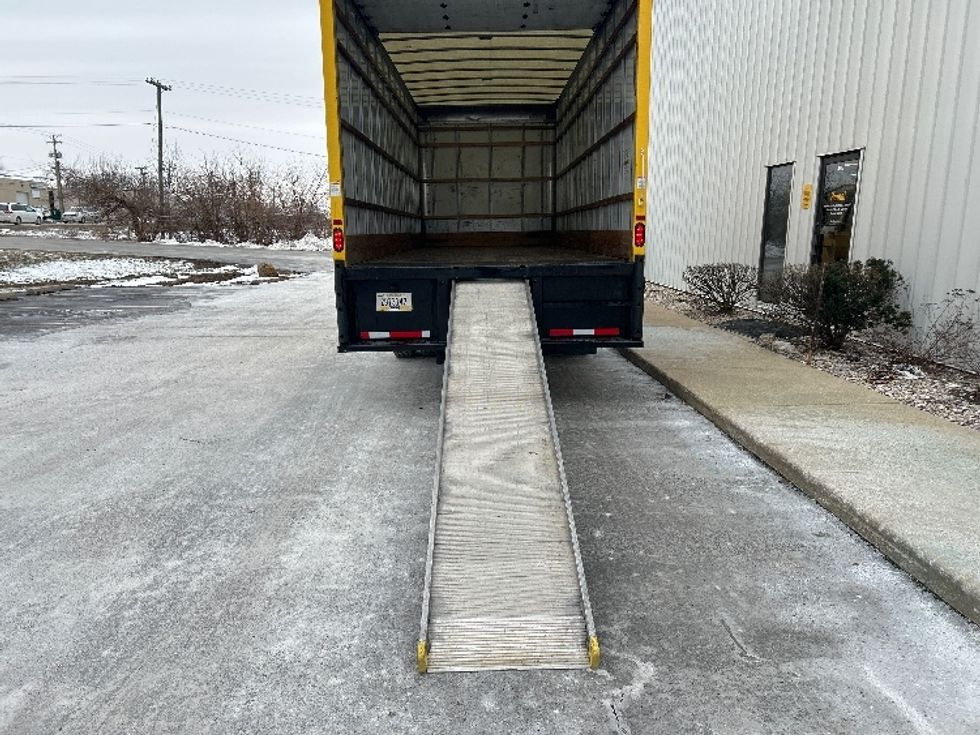 Medium Duty Box Truck-Light and Medium Duty Trucks-International-2021-MV607-Milwaukee-WI-206,681\n\t\tmiles-$ 40,250 - Image 9