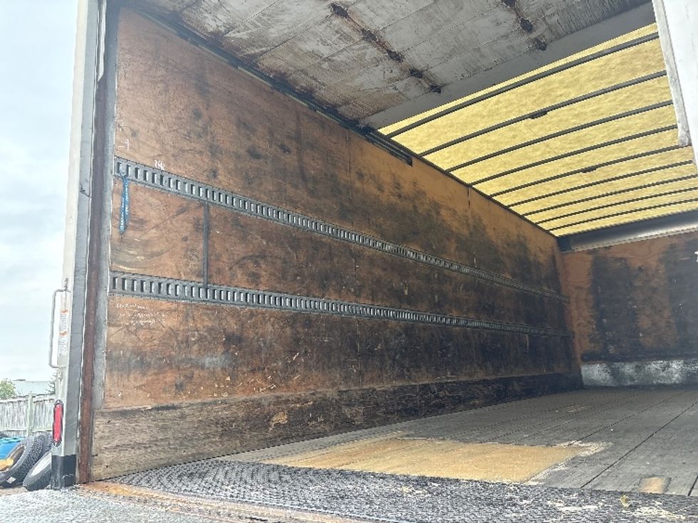 Medium Duty Box Truck-Light and Medium Duty Trucks-International-2021-MV607-Mississauga-ON-316,764\n\t\tkm-$ 72,500 - Image 11