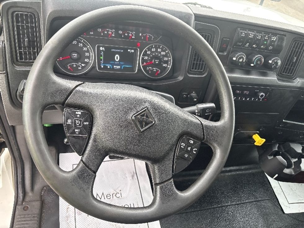 Medium Duty Box Truck-Light and Medium Duty Trucks-International-2021-MV607-Mississauga-ON-316,764\n\t\tkm-$ 72,500 - Image 17