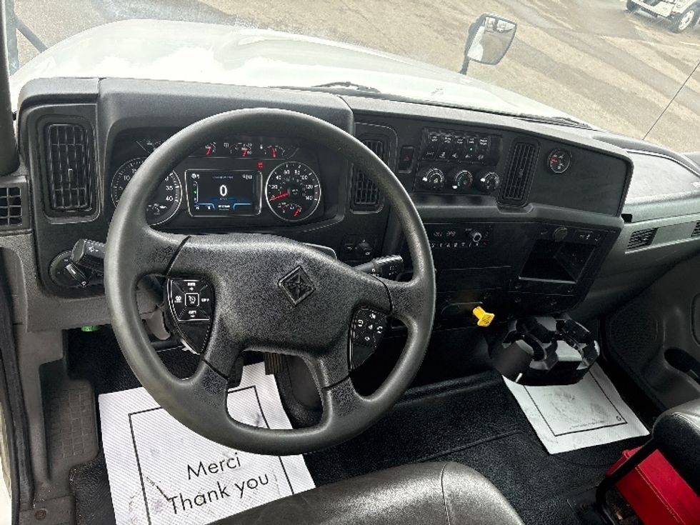 Medium Duty Box Truck-Light and Medium Duty Trucks-International-2021-MV607-Mississauga-ON-316,764\n\t\tkm-$ 72,500 - Image 18