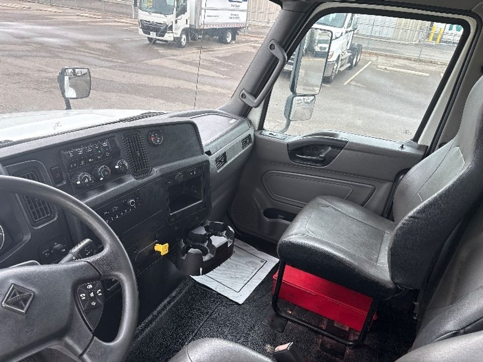 Medium Duty Box Truck-Light and Medium Duty Trucks-International-2021-MV607-Mississauga-ON-316,764\n\t\tkm-$ 72,500 - Image 19